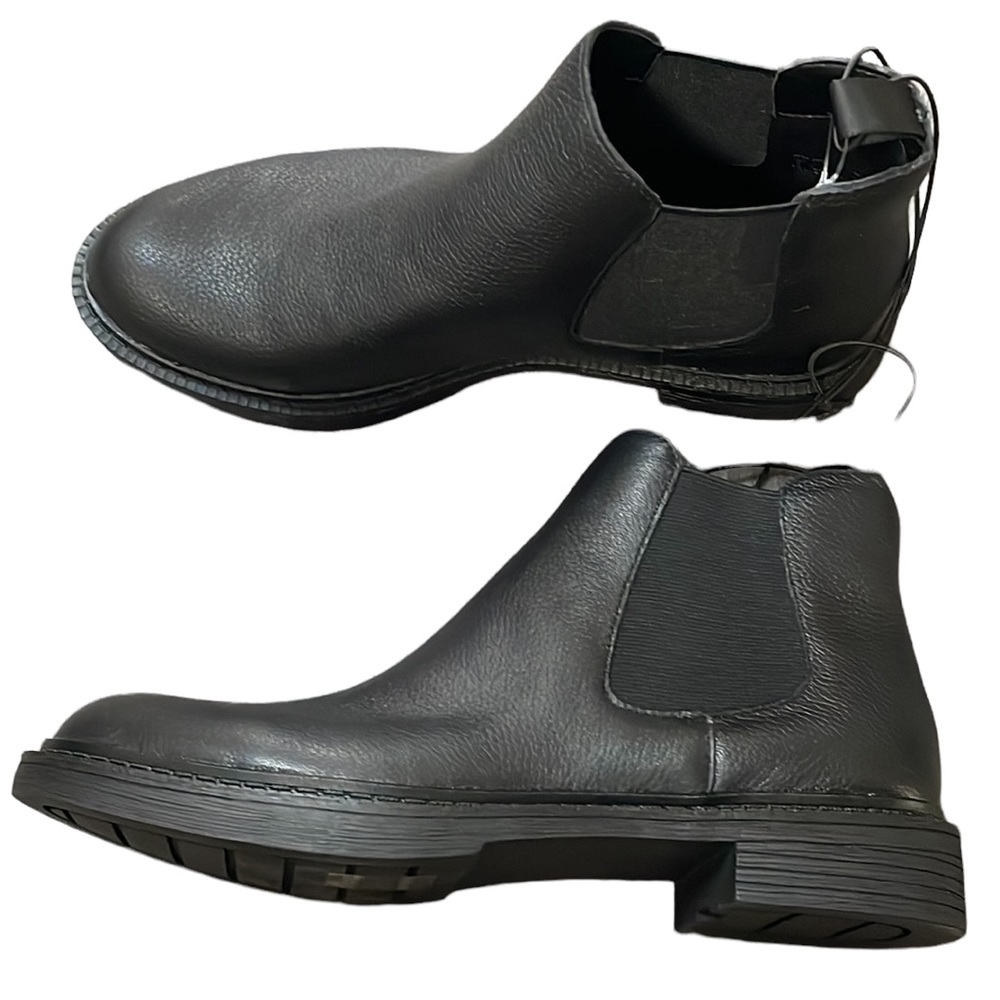 Kenneth Cole - Leather Chelsea Pull On boots